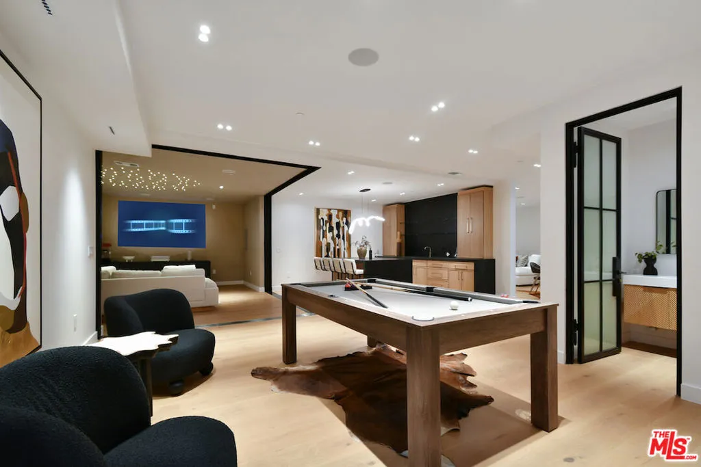 112 S Valley Street, Toluca Lake, California 91505 home-pic-44